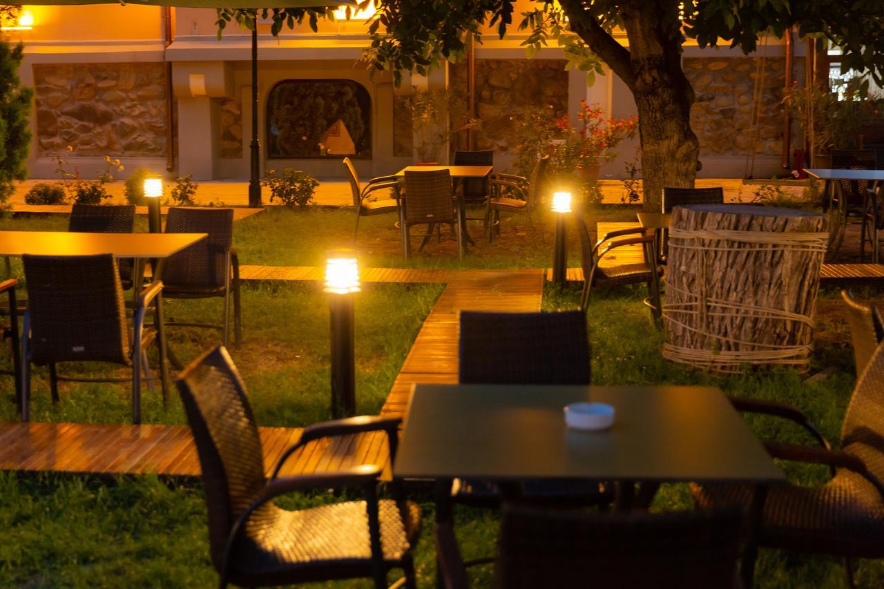 Casa Danielescu Hotel Targu Jiu Exterior photo